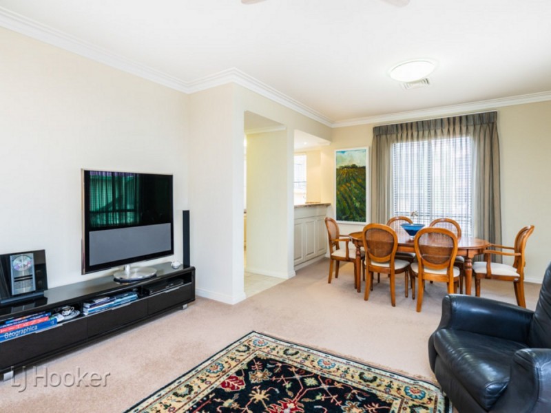 12/25 Haig Park Circle, East Perth WA 6004
