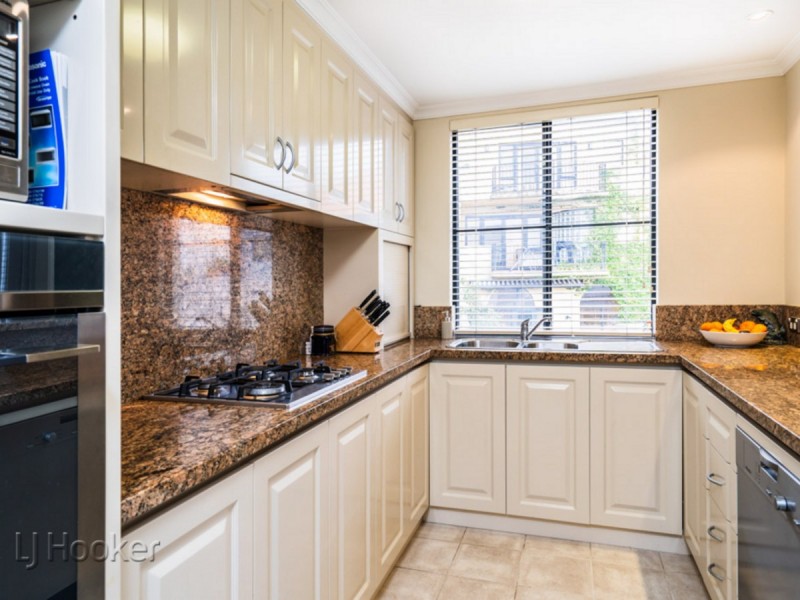 12/25 Haig Park Circle, East Perth WA 6004