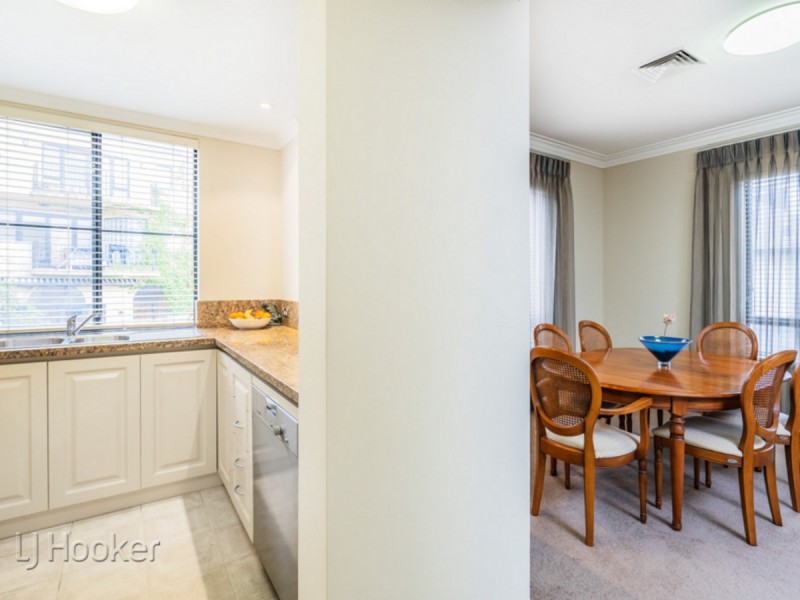 12/25 Haig Park Circle, East Perth WA 6004