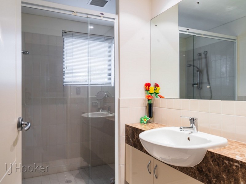 12/25 Haig Park Circle, East Perth WA 6004