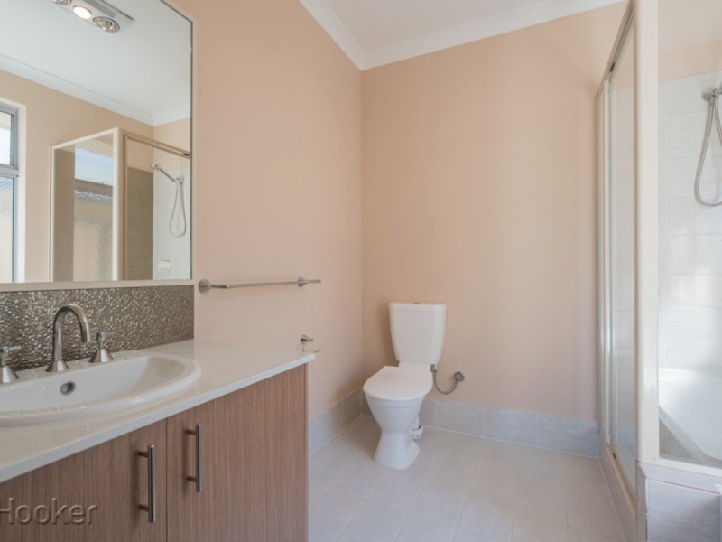 37 Miramar Way, Piara Waters WA 6112