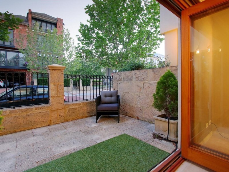 1A Haig Park Circle, East Perth WA 6004