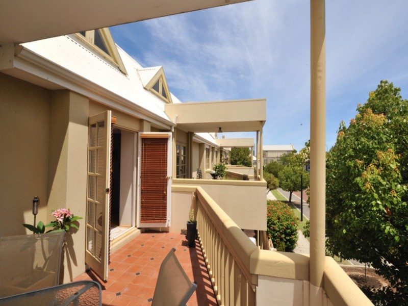 41/22 Nile Street, East Perth WA 6004