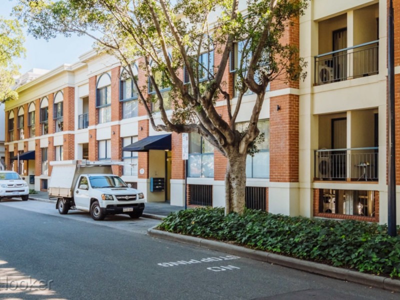 8/20 Saunders Street, East Perth WA 6004
