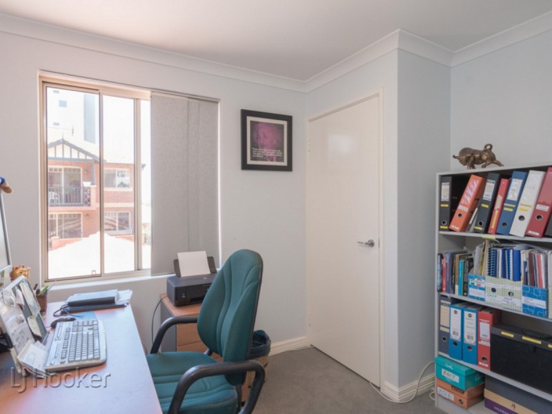 4/42 Bronte Street, East Perth WA 6004