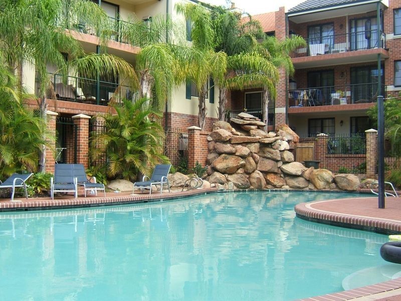 2/125 Wellington Street, East Perth WA 6004