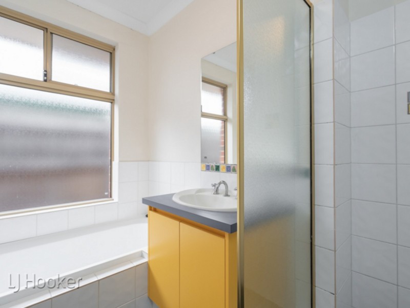 17 Westbrook Parade, Ellenbrook WA 6069
