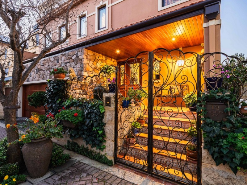 12 Gibraltar Way, East Perth WA 6004