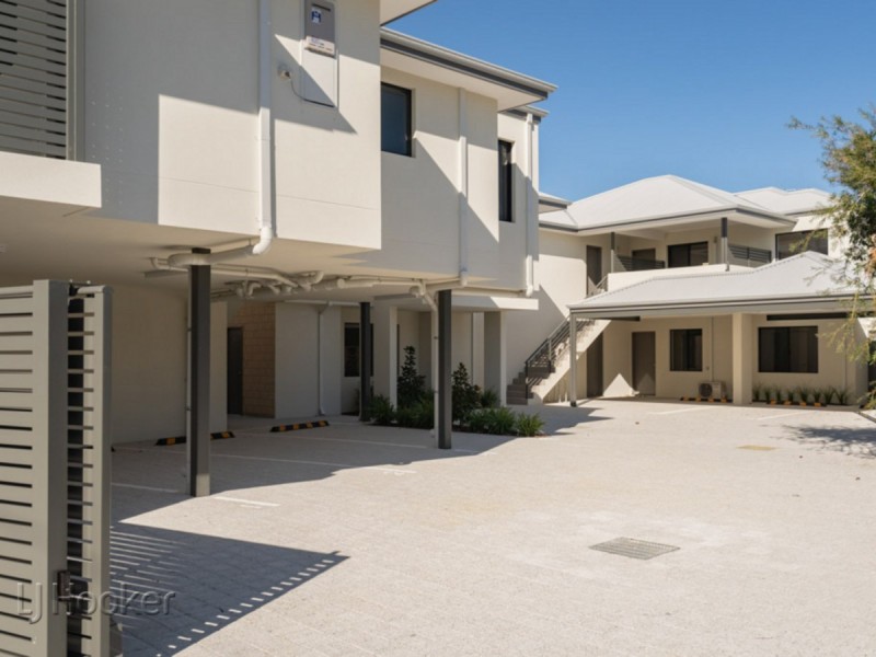 3/4 Whiteside Street, Cloverdale WA 6105