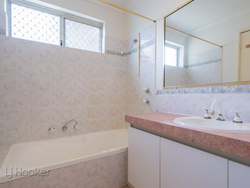 2/182 Hill View Terrace, Bentley WA 6102