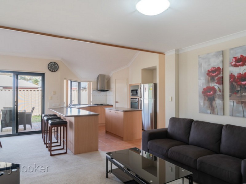 61 Pearl Road, Cloverdale WA 6105