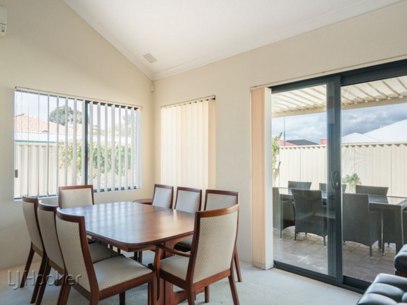 61 Pearl Road, Cloverdale WA 6105