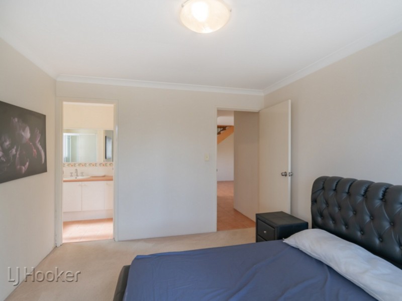 61 Pearl Road, Cloverdale WA 6105