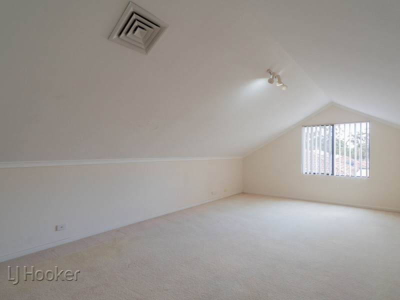 61 Pearl Road, Cloverdale WA 6105