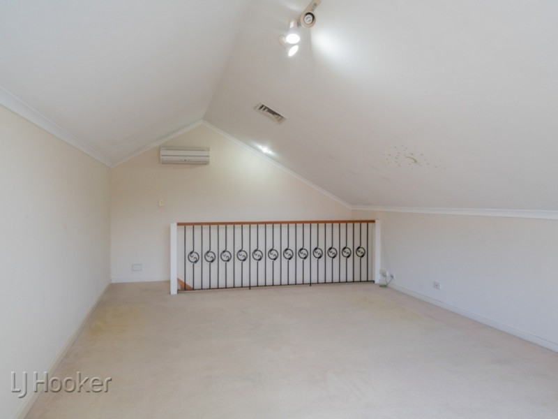 61 Pearl Road, Cloverdale WA 6105