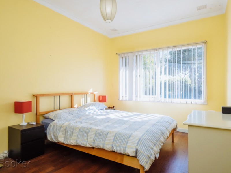17 Fermaner Street, Karrinyup WA 6018