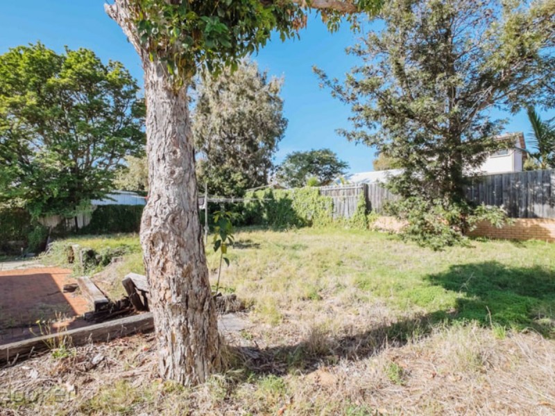 17 Fermaner Street, Karrinyup WA 6018
