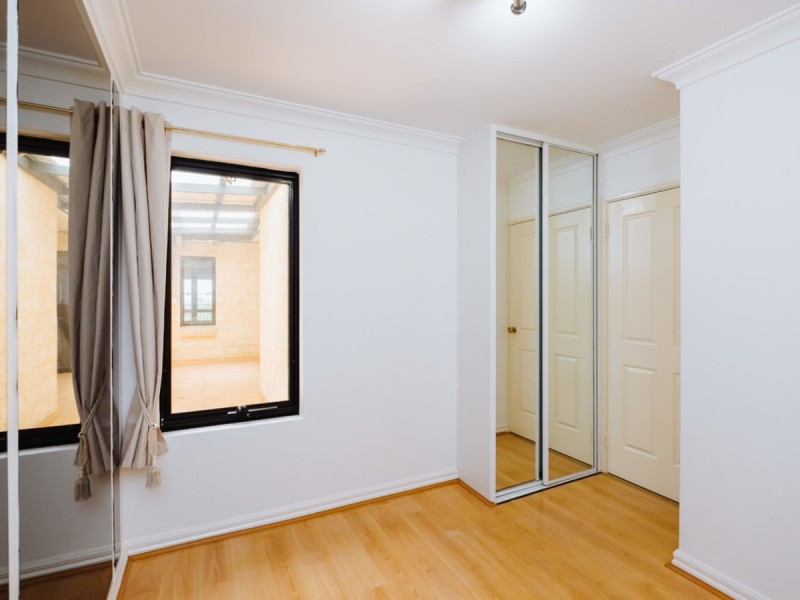 2/28 Waterloo Crescent, East Perth WA 6004