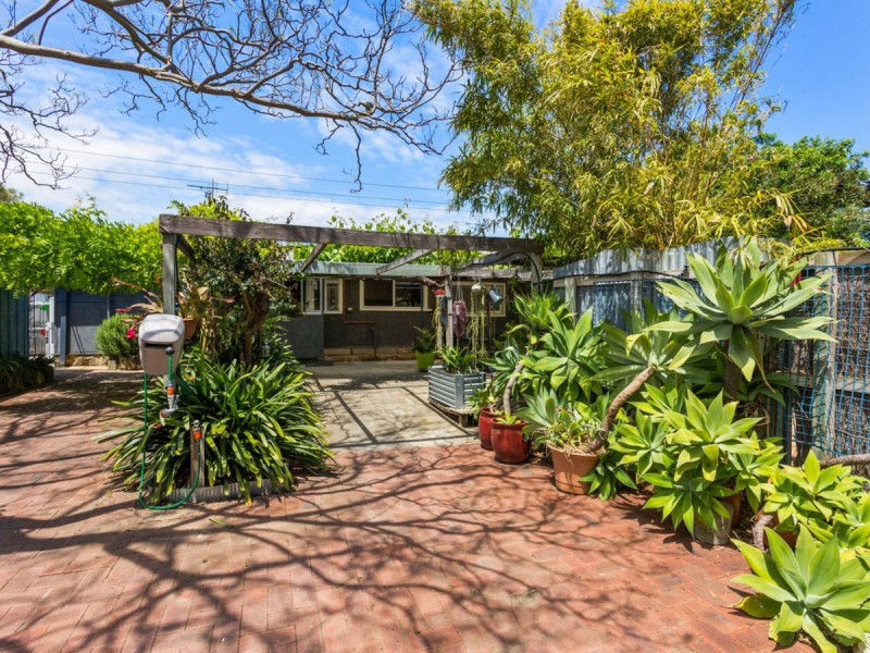 62 Regan Street, Rockingham WA 6168