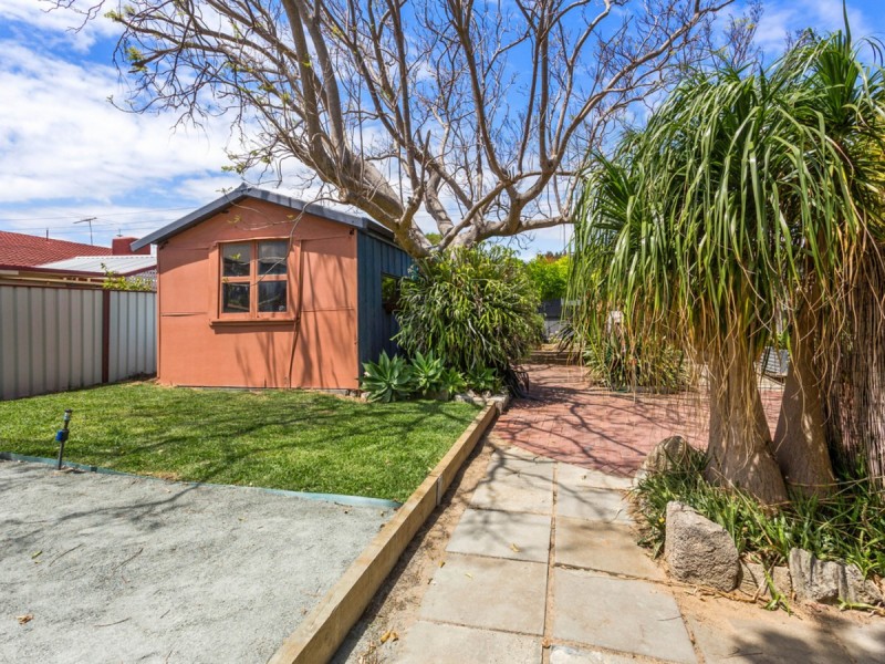 62 Regan Street, Rockingham WA 6168