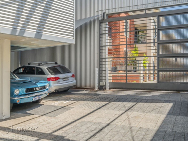 14 Little Saunders Street, East Perth WA 6004