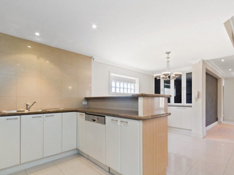 2/28 Nile Street, East Perth WA 6004