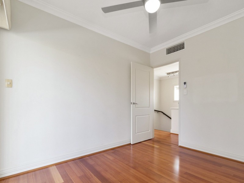 2/28 Nile Street, East Perth WA 6004