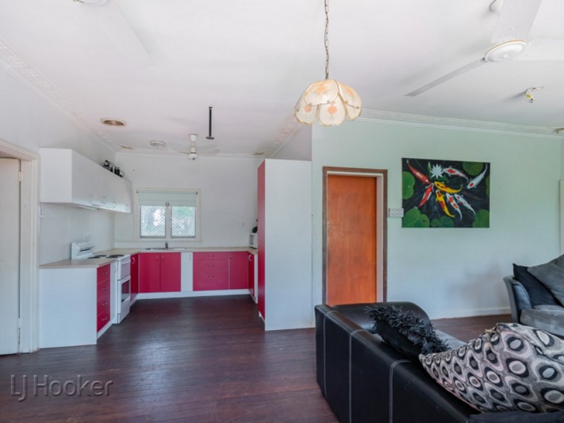 12 Snowball Road, Kalamunda WA 6076