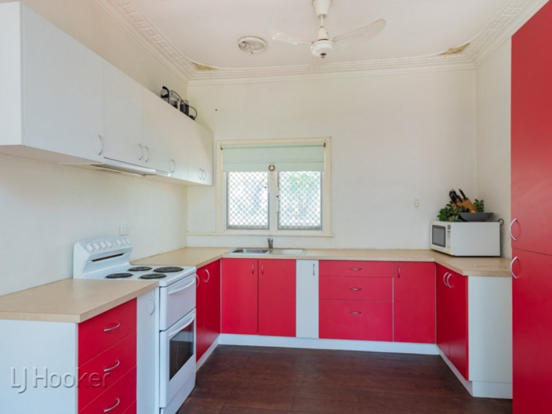 12 Snowball Road, Kalamunda WA 6076