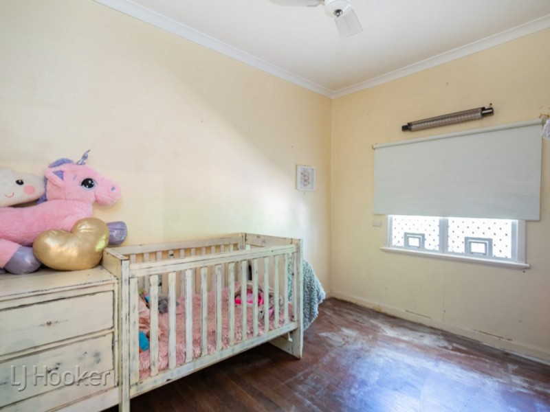 12 Snowball Road, Kalamunda WA 6076