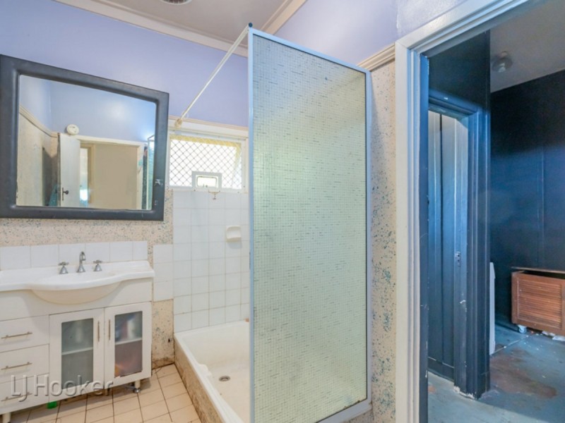 12 Snowball Road, Kalamunda WA 6076