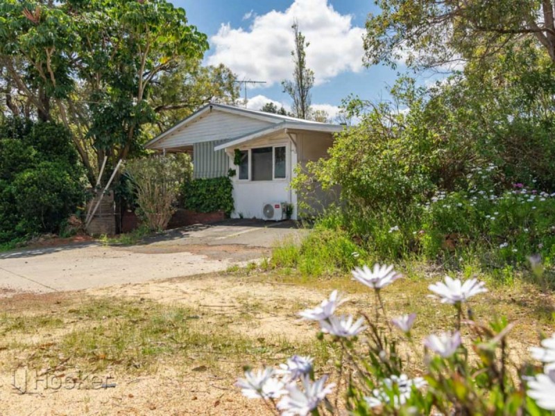 12 Snowball Road, Kalamunda WA 6076