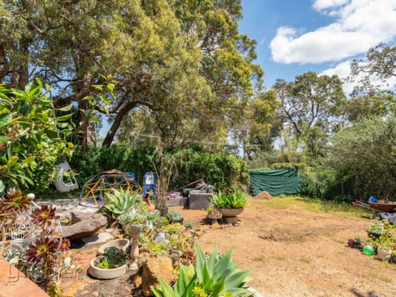 12 Snowball Road, Kalamunda WA 6076