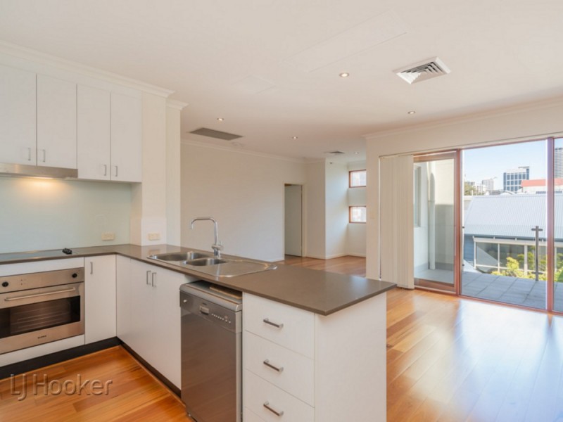 10/2 Davies Street, Northbridge WA 6003