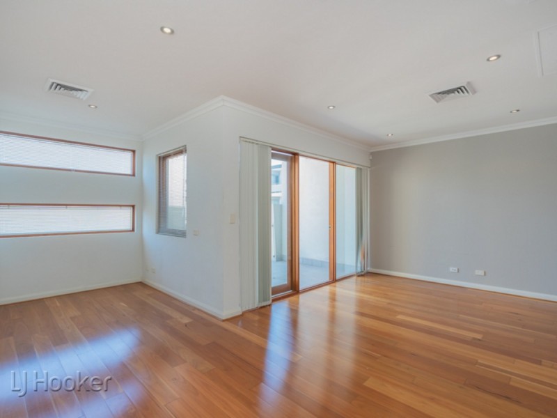 10/2 Davies Street, Northbridge WA 6003