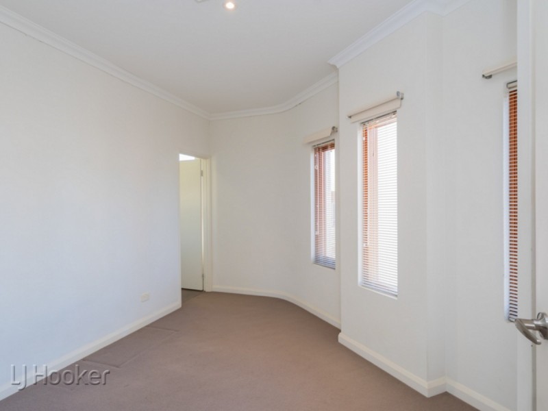 10/2 Davies Street, Northbridge WA 6003