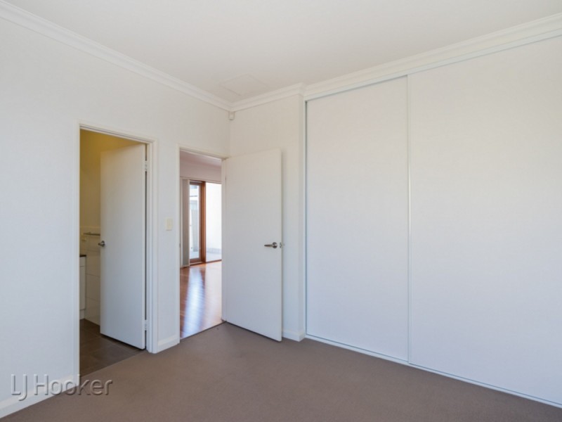 10/2 Davies Street, Northbridge WA 6003