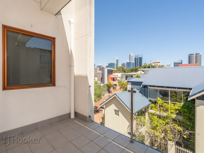 10/2 Davies Street, Northbridge WA 6003