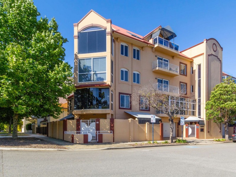 2/28 Nile Street, East Perth WA 6004