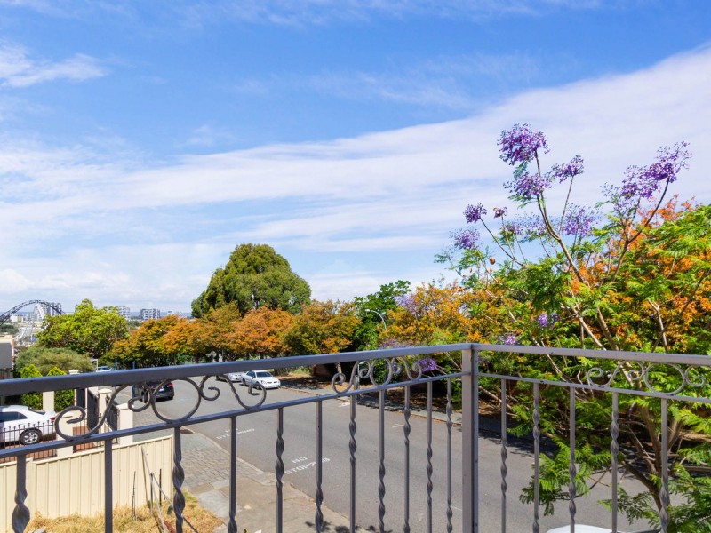 2/28 Nile Street, East Perth WA 6004