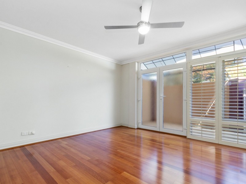 2/28 Nile Street, East Perth WA 6004