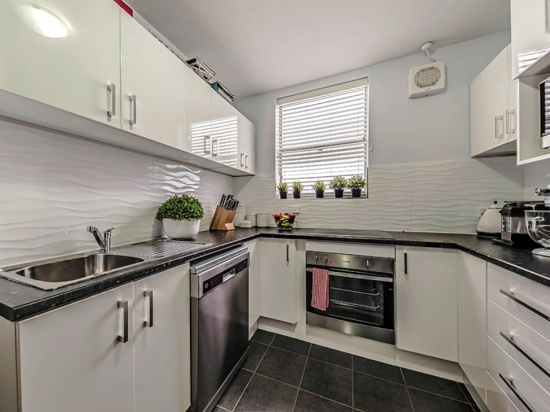 71/16 Leeder Street, Glendalough WA 6016