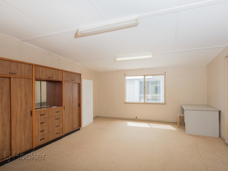 22 Redcliffe Street, East Cannington WA 6107