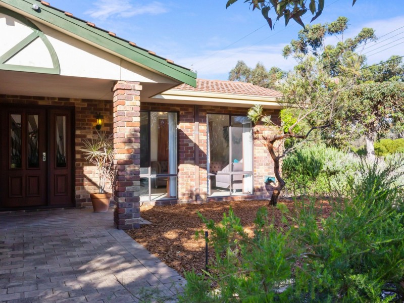 26 Aleppo Drive, Kardinya WA 6163