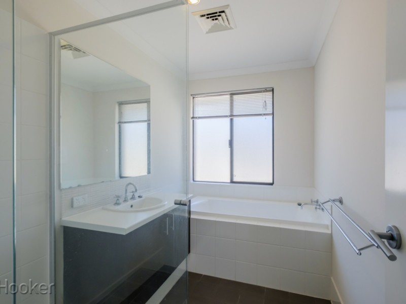 16a Lowes Street, Cloverdale WA 6105