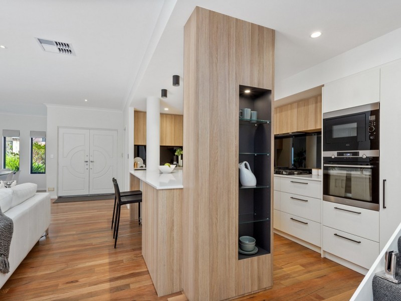 8 Flagstaff Lane, East Perth WA 6004