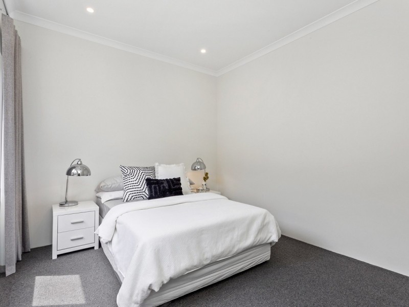 8 Flagstaff Lane, East Perth WA 6004