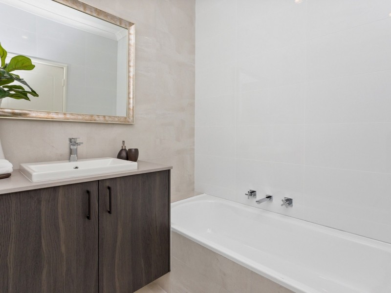 8 Flagstaff Lane, East Perth WA 6004