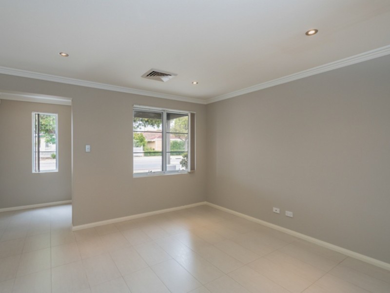 261D The Strand, Dianella WA 6059