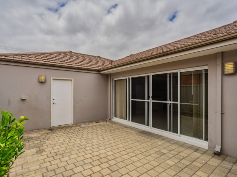 261D The Strand, Dianella WA 6059